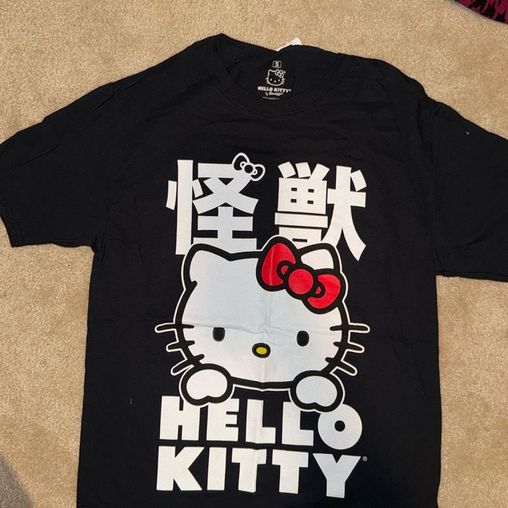 New Hello Kitty and friends graphic tee Tshirt kawaii small Japanese